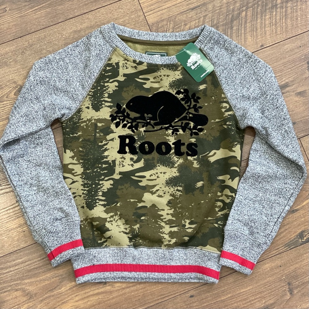Roots boys sweatshirt. NWT. Grey/camo print